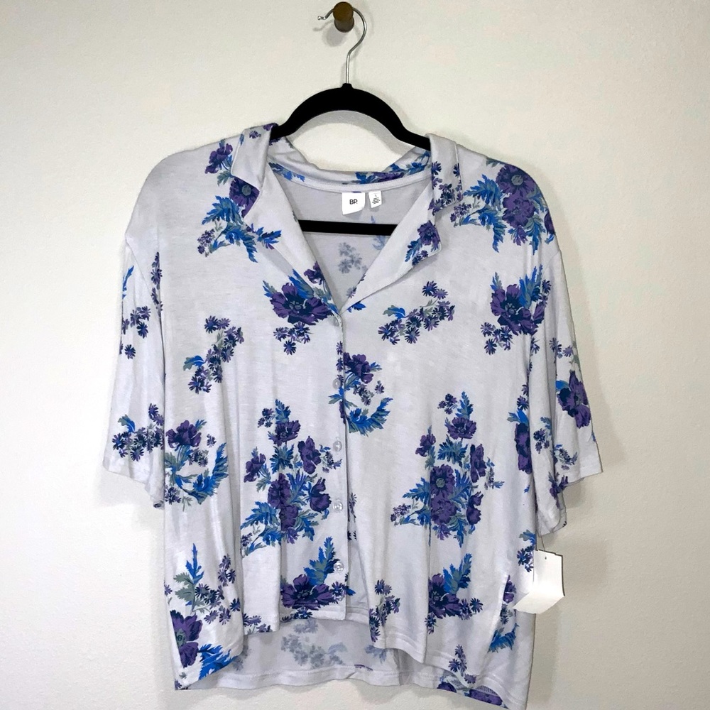 BP Floral Oversize Button-up Shirt Blue Purple Short Sleeve NWT Size Small - Picture 1 of 6